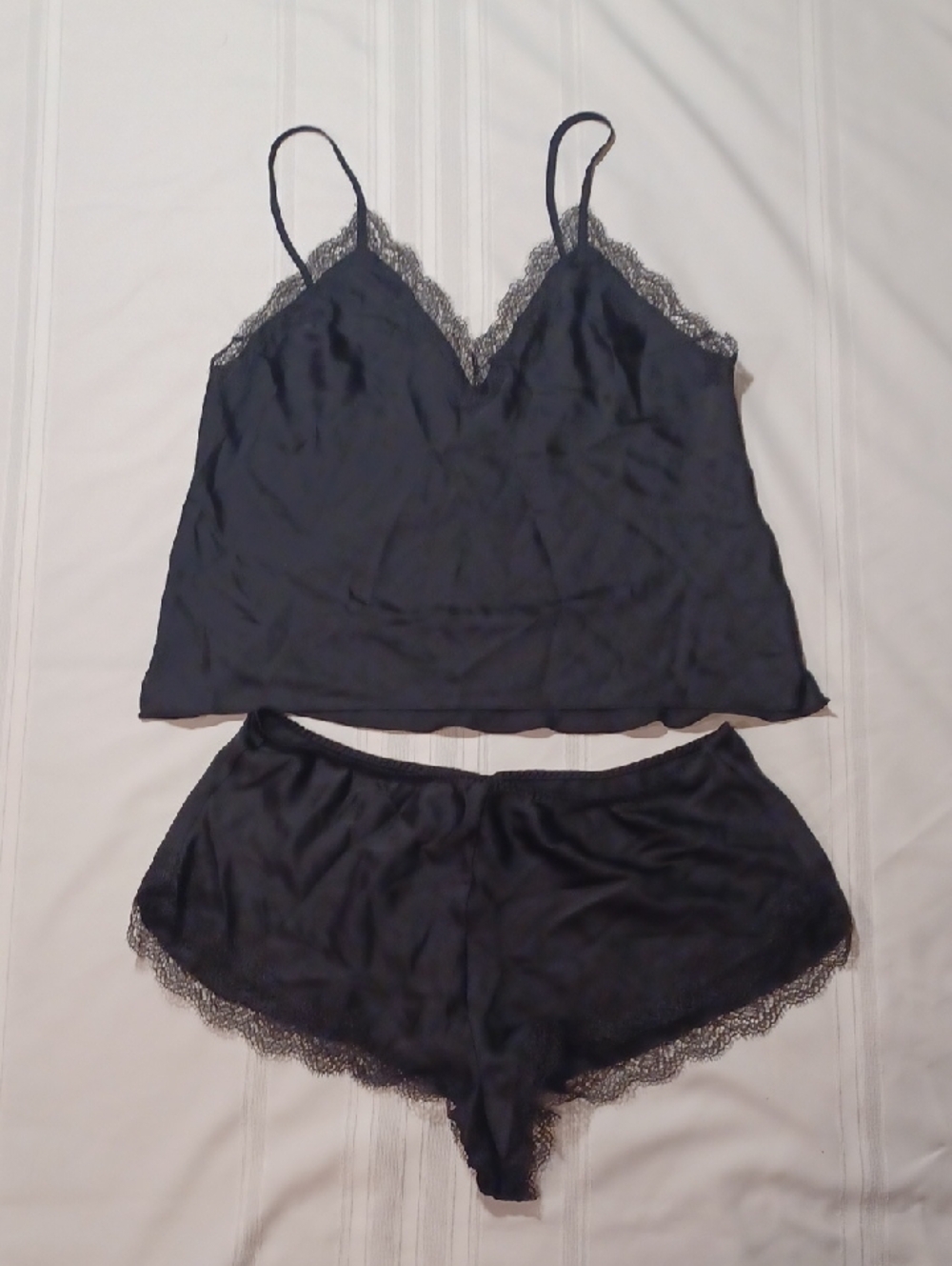 NWOT Victorias Secret Black Lace Trim Satin Cami & Shorts Sleep Set